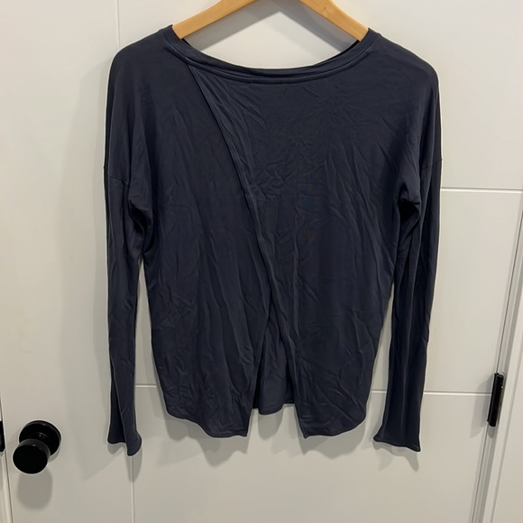 Aritzia Wilfred long sleeve open back top size XS - Picture 9 of 13
